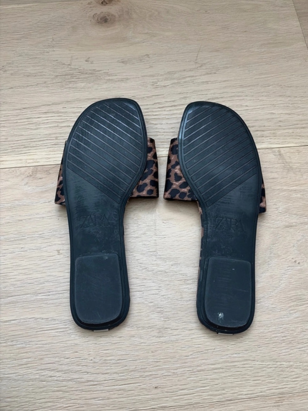 Zara Leopard-Print Slide Sandals in Brown and Black - Picture 4 of 5